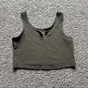 Wild Fable Green Sleeveless Fitted Crop Tank Top Sz M Minimalist Summer Staple